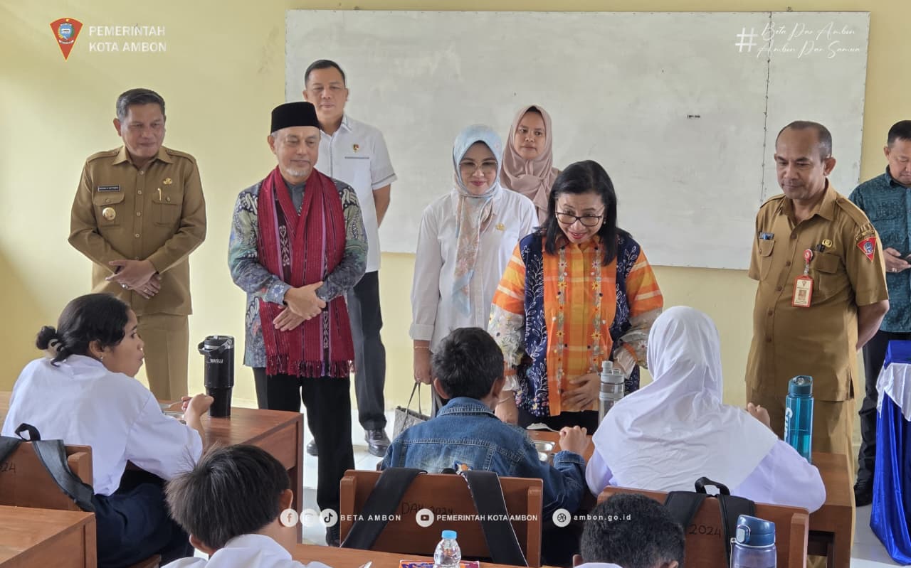 Wattimen dan Wakil Ketua DPD RI Tinjau MBG di Kota Ambon