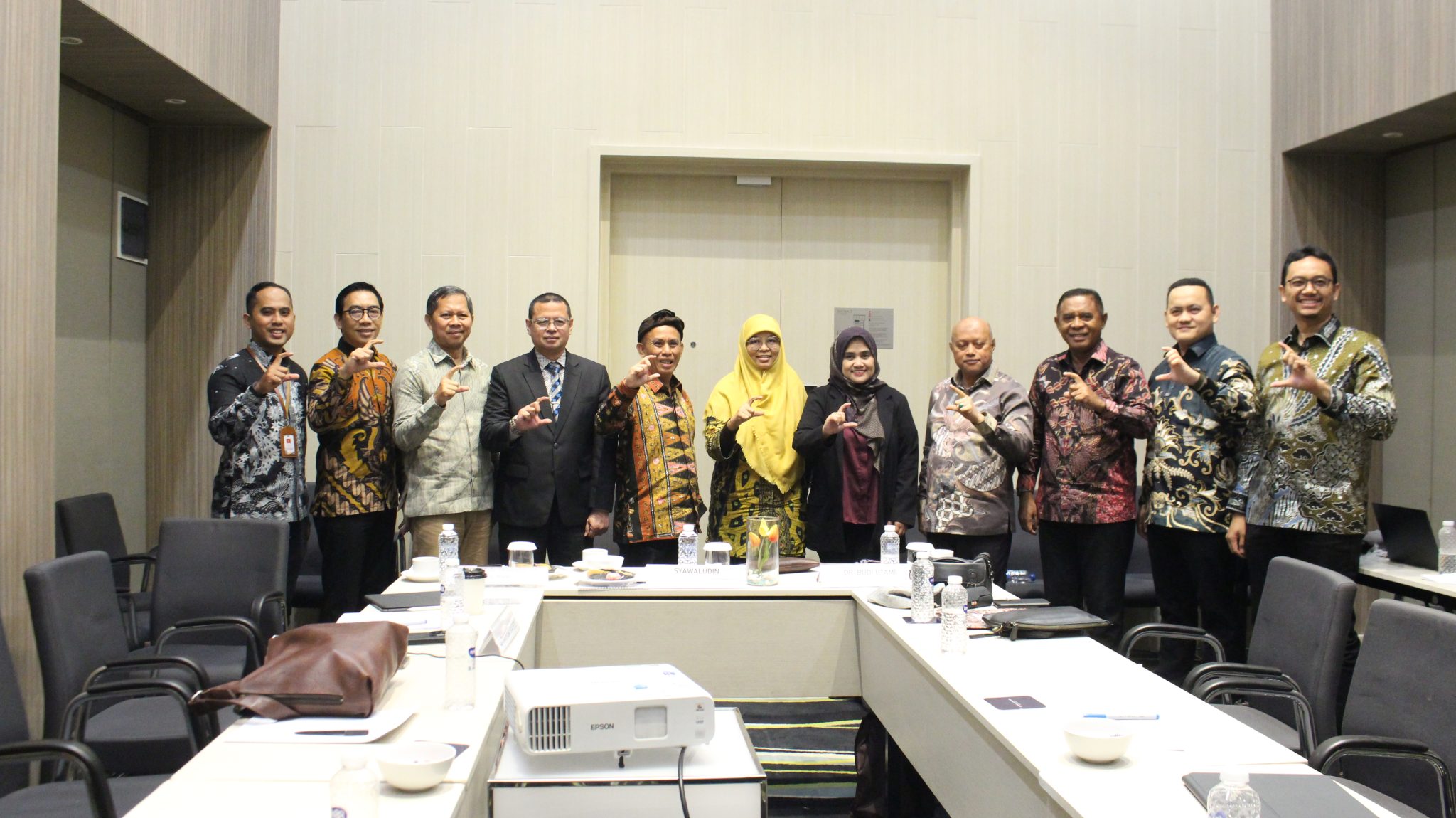 Pemprov Maluku Paparkan Komitmen Keterbukaan Informasi di Uji Publik Monev KIP 2025