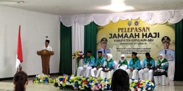 Lepas Tujuh CJH, Wabup Krpulauan Aru Titip Empat Pesan Penting 