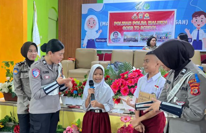 Polwan Polda Maluku Gencarkan Edukasi Anti-Bullying di Sekolah, Sasar Ratusan Siswa MTs Negeri Ambon