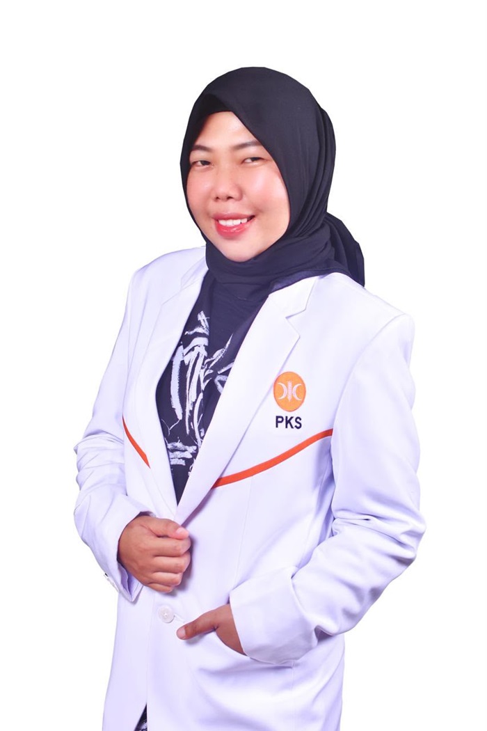 Ambon Masih Berkabut, Rahmi Ayu Imbau Warga Pakai Masker dan Stop Bakar Sampah  ‎