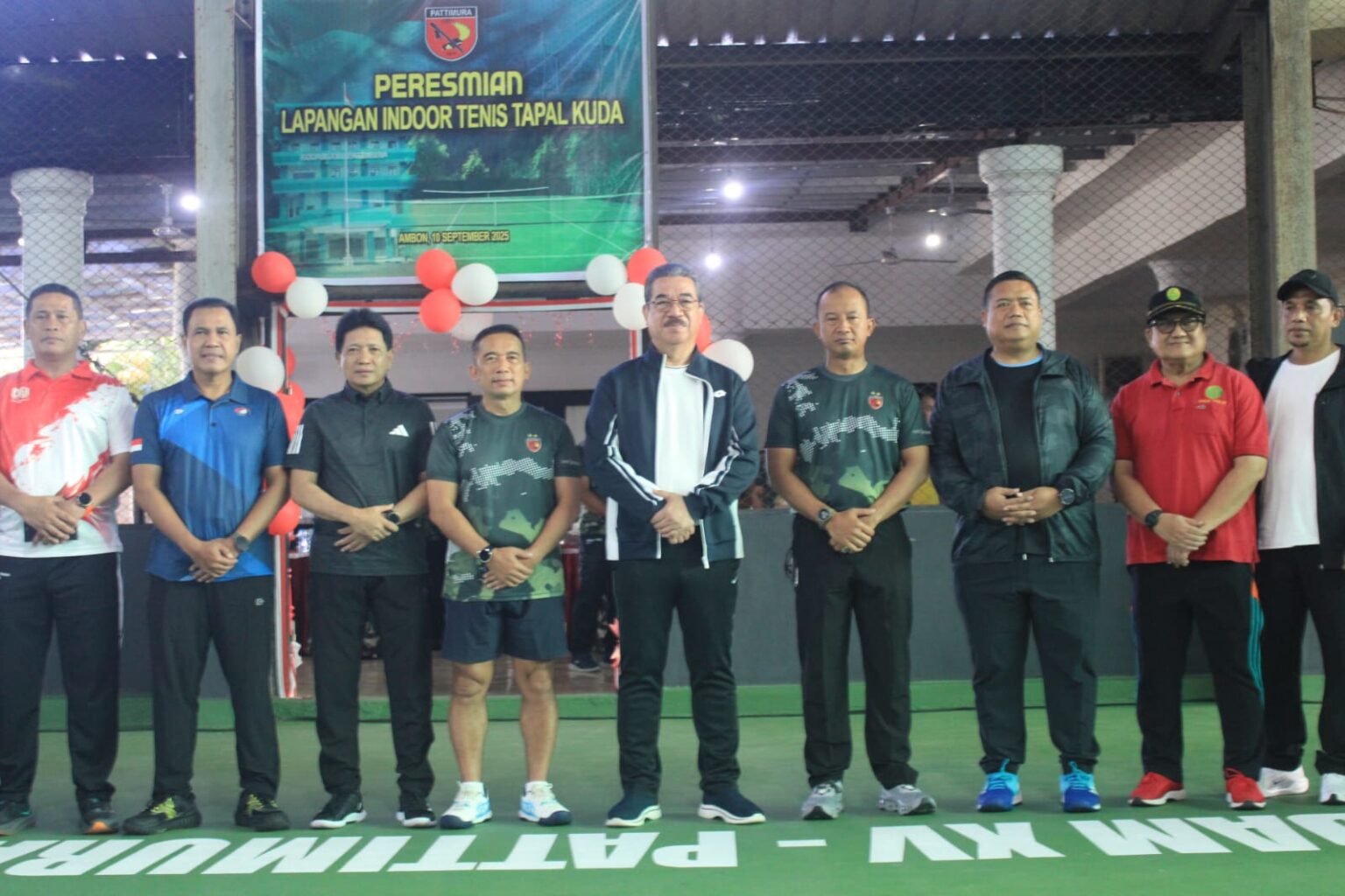  Gubernur Resmikan Lapangan Indoor Tenis Tapal Kuda