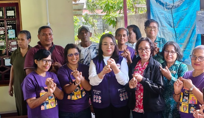 Tinjau Dua Posyandu di Kecamatan Nusaniwe, Lisa Wattimena Tekankan 6 SPM dan Kesehatan Balita 