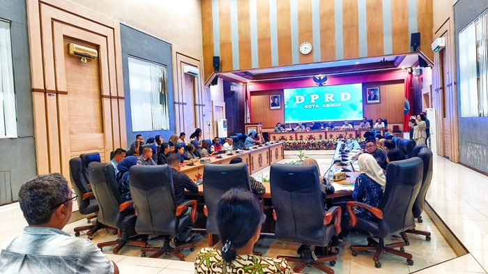 DPRD Ambon Uji Publik Ranperda Perlindungan Tenaga Kerja Lokal 