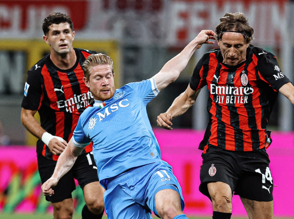 Liga Italia: AC Milan Taklukkan Napoli Hanya dengan 10 Pemain