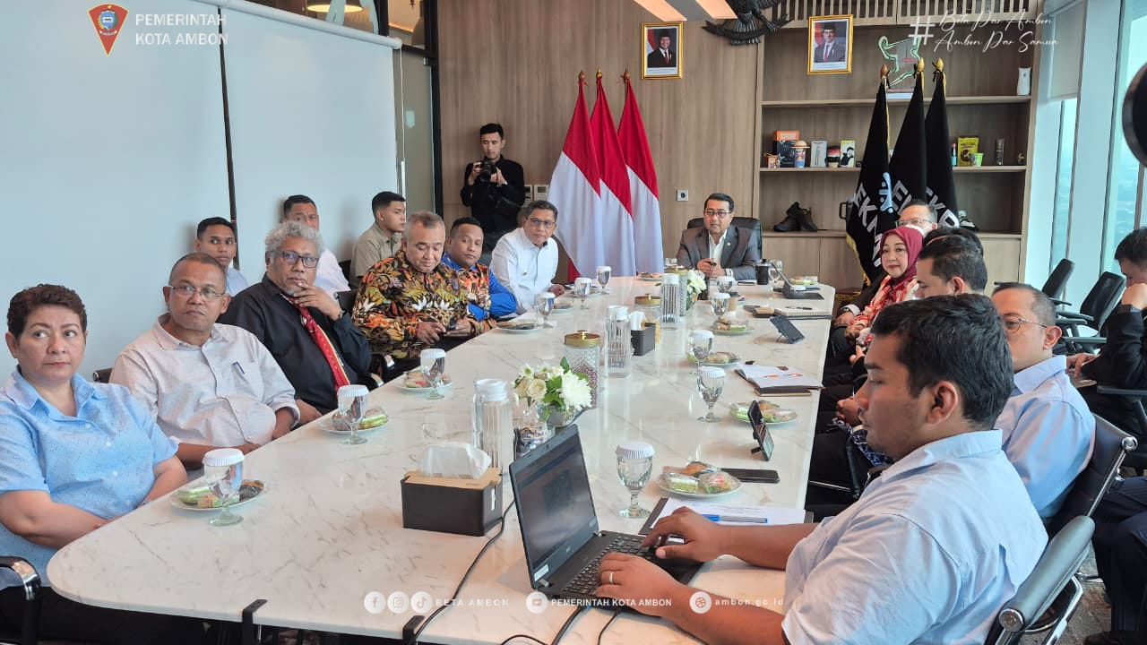 Wali Kota Ambon Serahkan Proposal Ekonomi Kreatif ke Menekraf untuk Perkuat Status City of Music