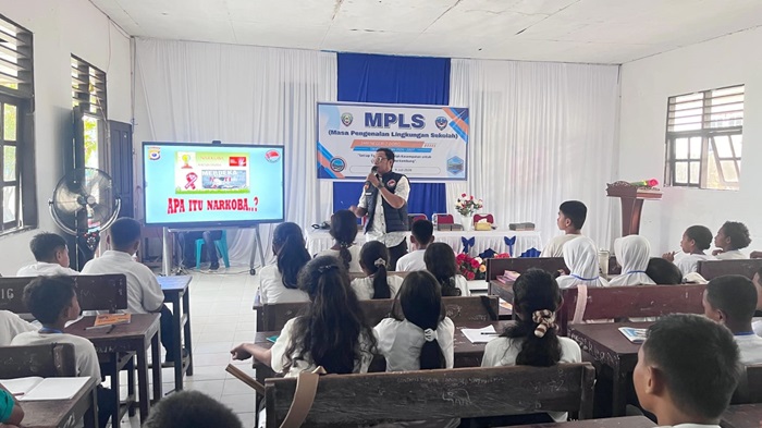 SIswa SMPN 2 Dobo Diberi Edukasi Bahaya NAPZA, Judol dan Miras 