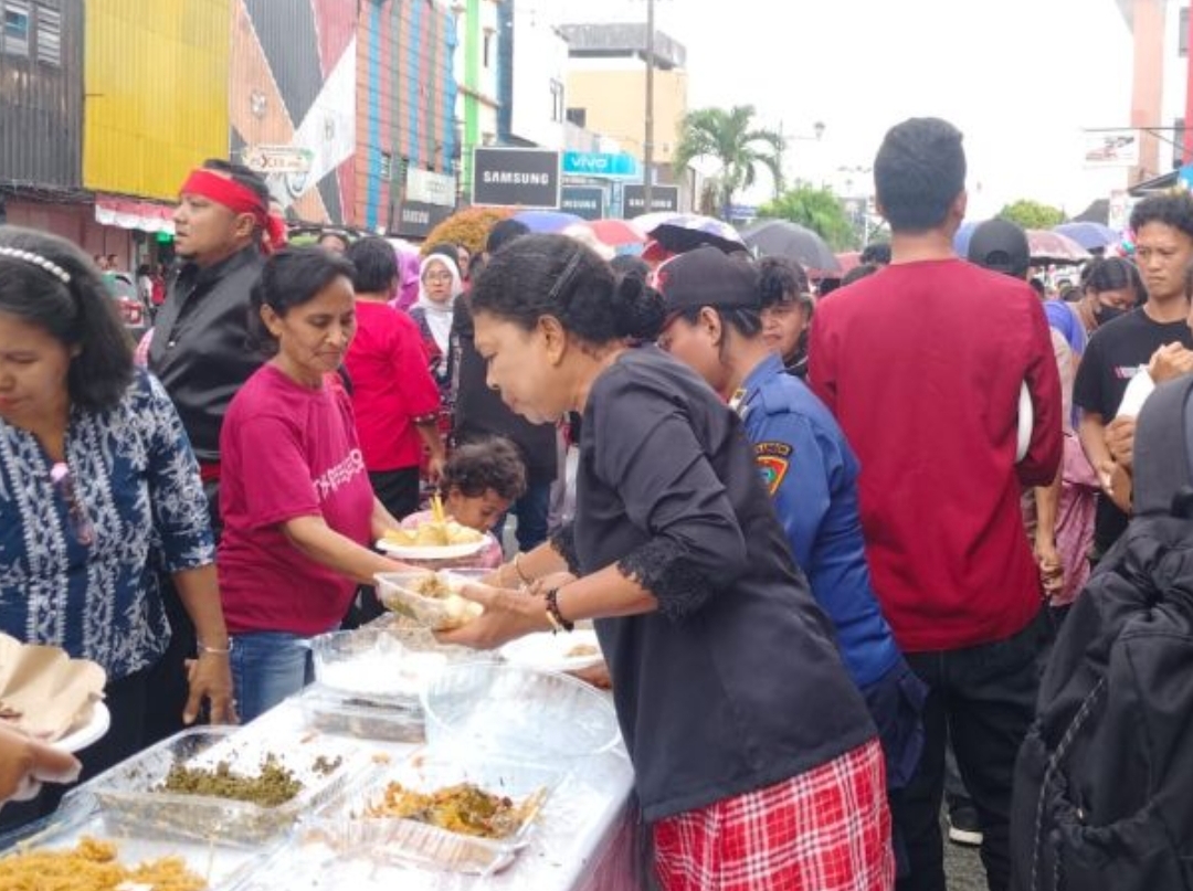 Perayaan HUT ke-450 Kota Ambon, Warga Gelar Makan Patita