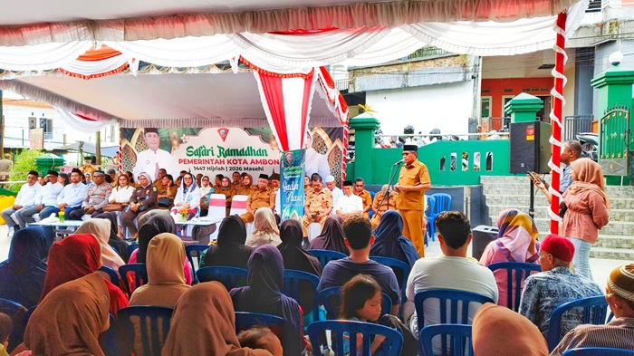 Hadiri Safari Ramadhan, Walikota Ambon Kembali Ingatkan RT/RW Benahi Data Penerima Bansos 