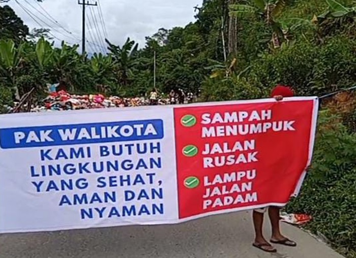 Tumpukan Sampah Bikin Resah, Warga Arbes Blokade Jalan