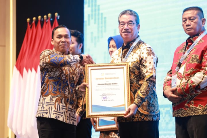 Gubernur Maluku Raih Penghargaan Tim Pengendali Gerakan Orang Tua Asuh Cegah Stunting Terbaik di Rakornas 