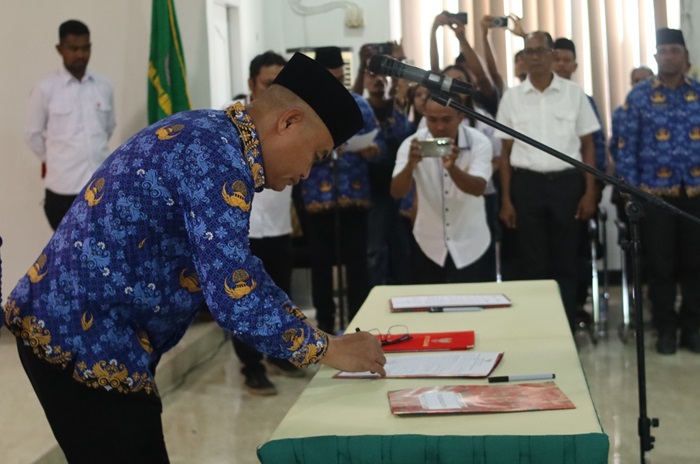 Bupati Aru Ambil Sumpah dan Lantik JPTP