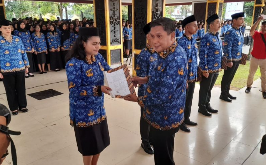 Pemkot Ambon Resmi Angkat 914 CPNS, Wali Kota: Cintai Kota Ini, Jangan Minta Pindah Cepat-Cepat