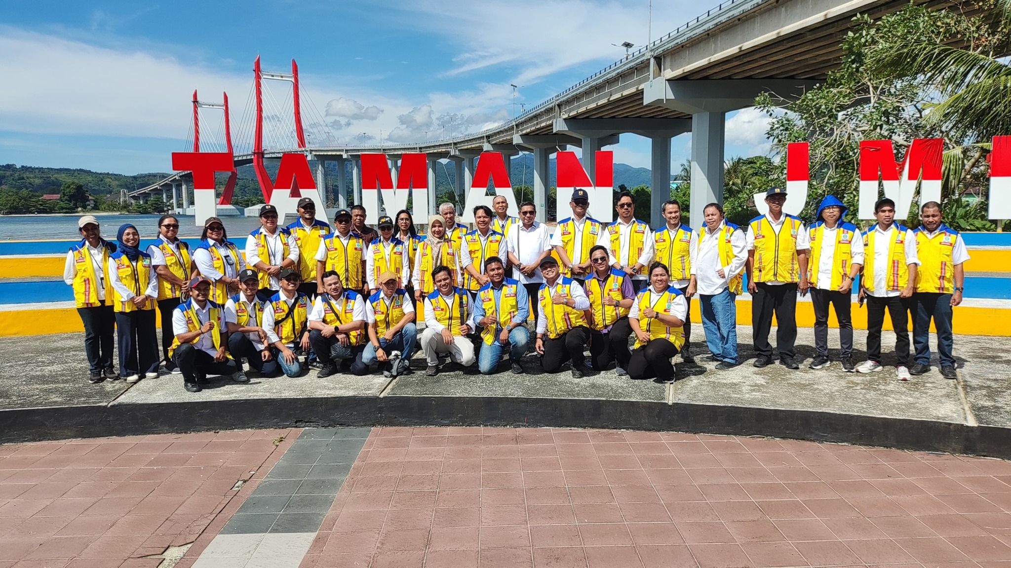 Wali Kota Ambon Bahas Pelebaran Jalan di Kota Ambon dan Rute Alternatif Bersama Dirjen Bina Marga