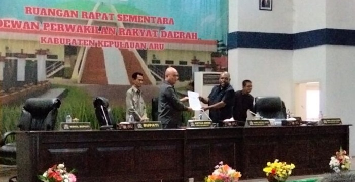 Bupati Kepulauan Aru Terima 12 Rekomendasi dari DPRD, PAD dan Infrasttruktur Jadi Sorotan 
