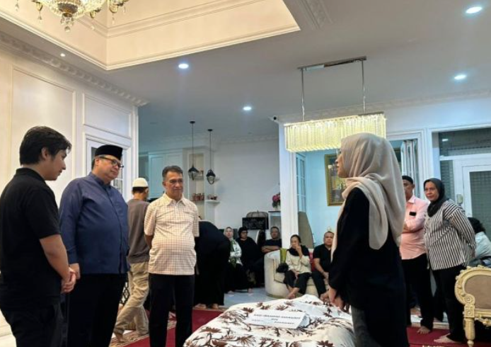 Menko Airlangga Melayat Alm Said Assagaff di Rumah Duka: Beliau Sosok yang Baik, Ikhlas Berjuang