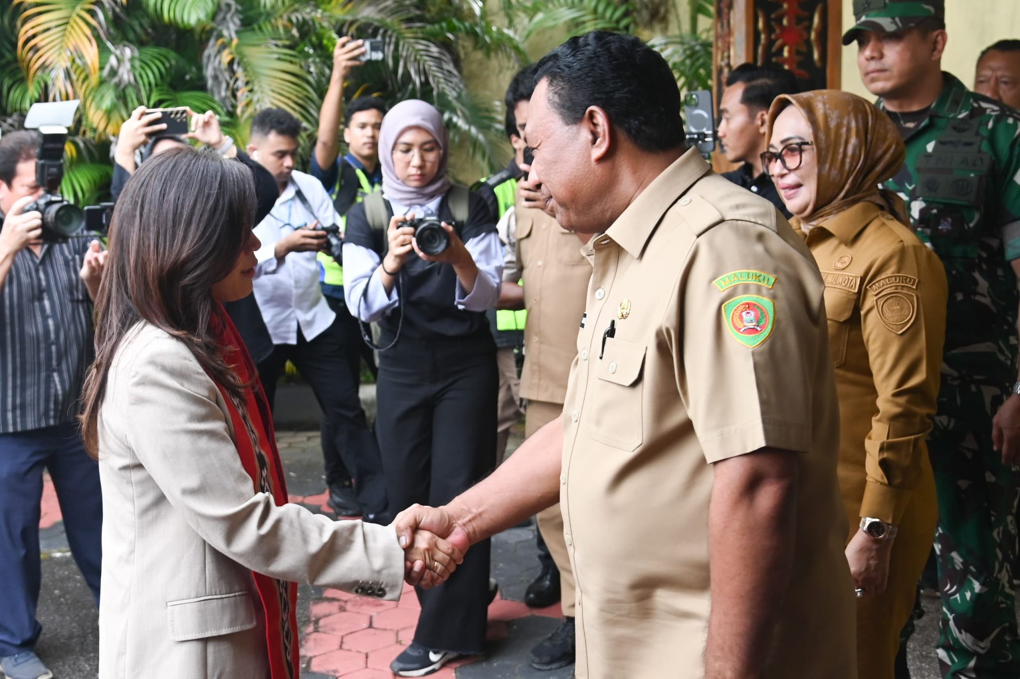 Menkomdig Meutya Hafid Kunjungi Ambon, Tinjau Program Sekolah Garuda dan Literasi Digital