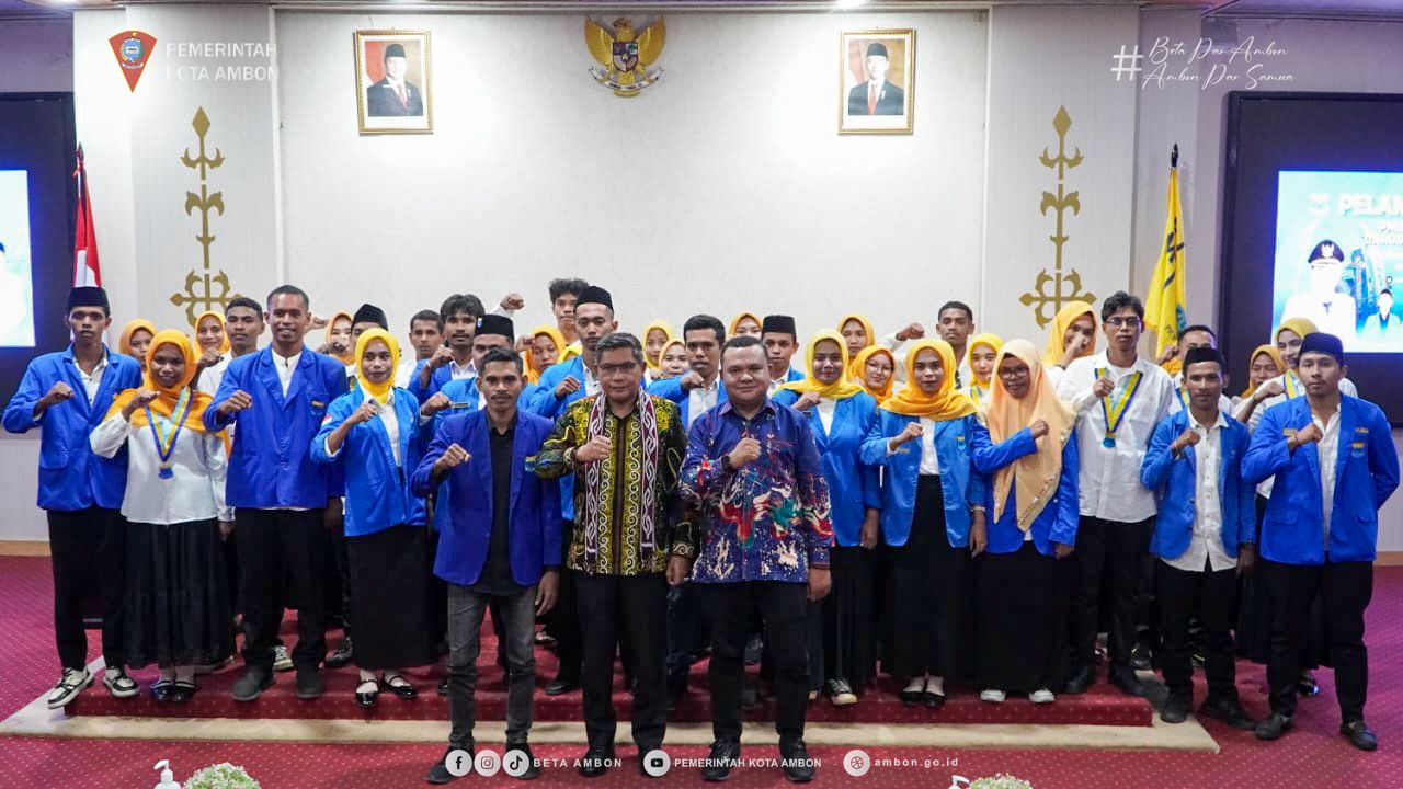 Wali Kota Ambon Lantik Pengurus PMII Darussalam, Ajak Mahasiswa Teguhkan Nilai Keislaman dan Kebangsaan