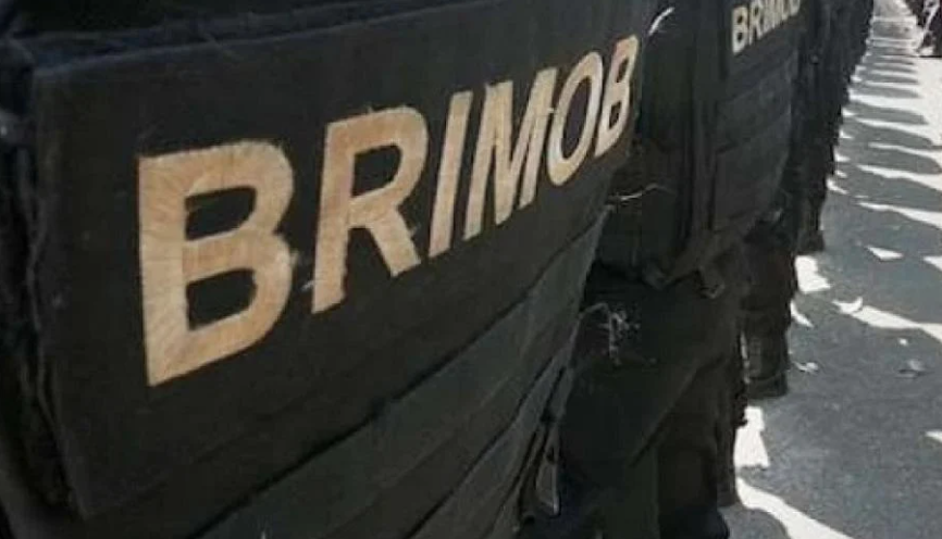 11 Oknum Brimob di SBT Diduga Mengero­yok 2 Keluarga hingga Babak Belur