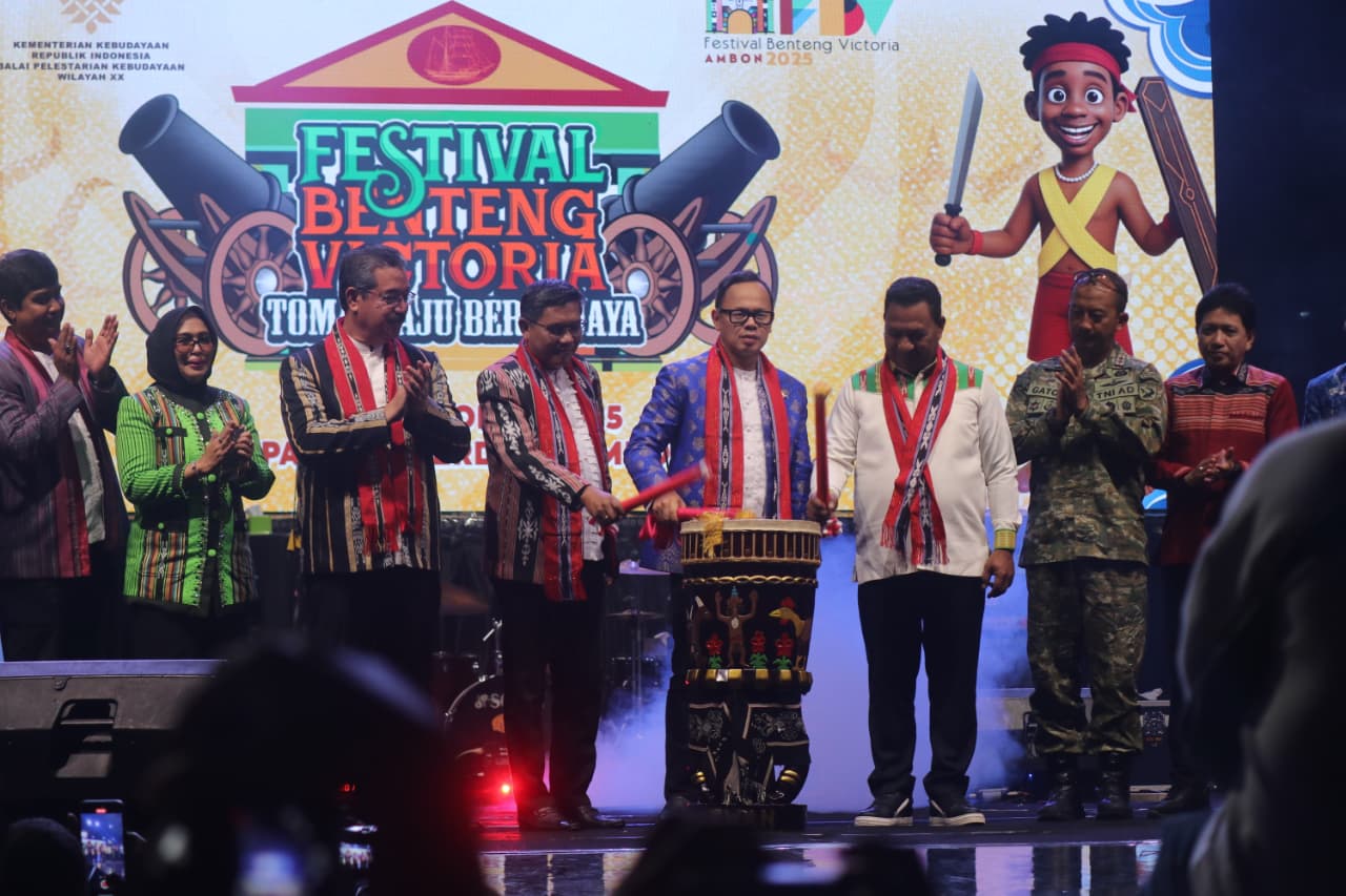Wamendagri dan Gubernur Buka Festival Benteng Victoria: Jadi Simbol Budaya Maluku