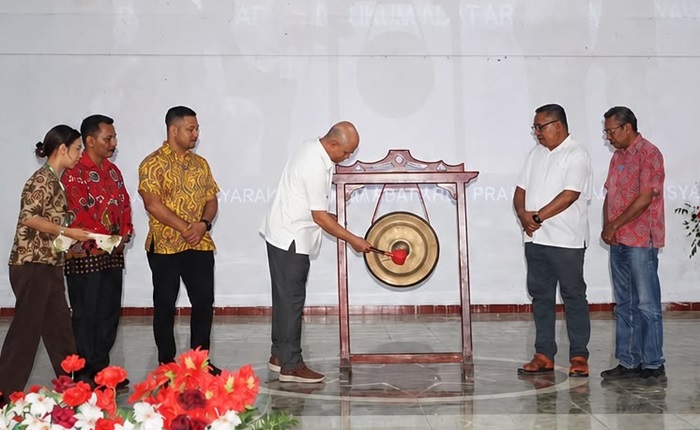 Bupati Kaidel Tutup Pra MUsyawarah Masyarakat Hukum Adat
