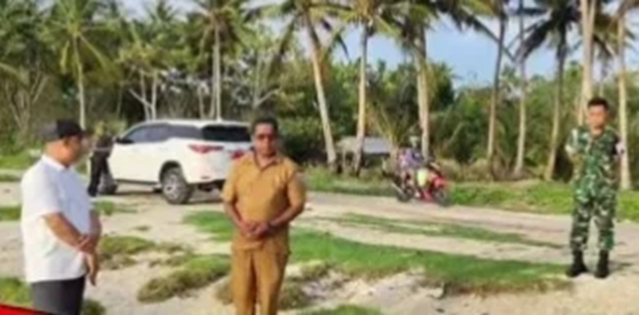 Bupati Aru Tinjau Kerusakan Talud Dusun Marbali