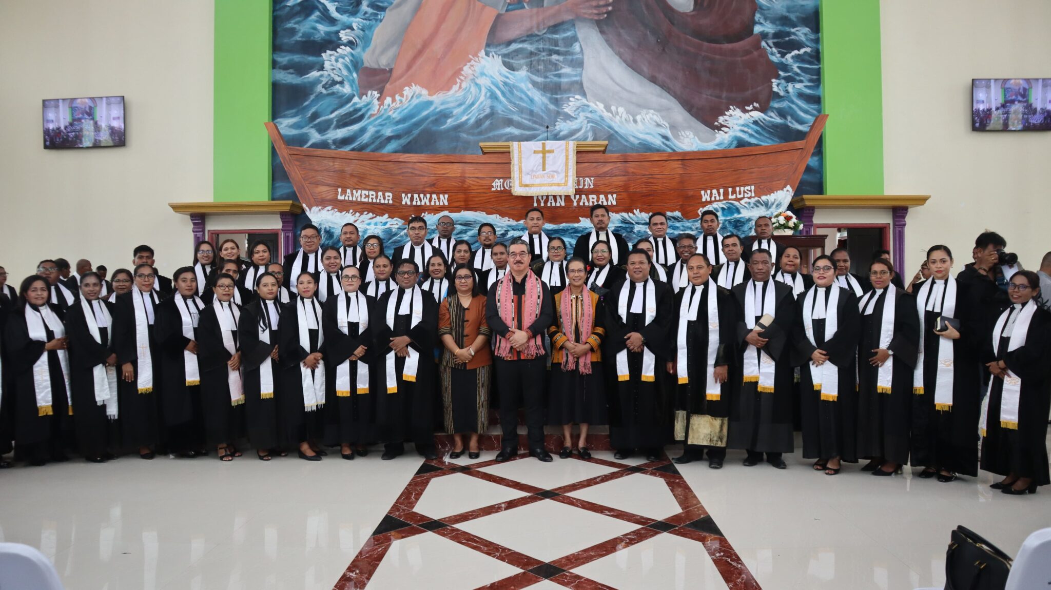 Gubernur Hendrik Hadiri Pentahbisan Gedung Gereja Lyawan Soru di Tanimbar