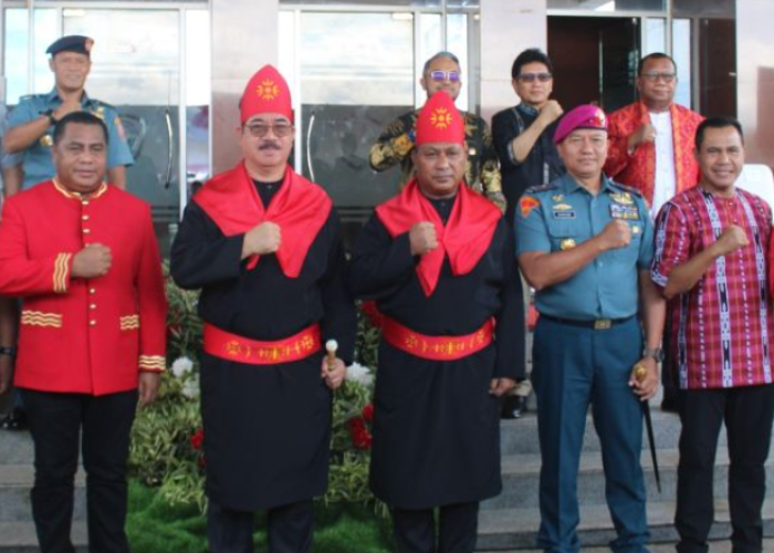 Majelis Latupati Kukuhkan Gubernur dan Wagub Maluku dengan Gelar Adat Kehormatan