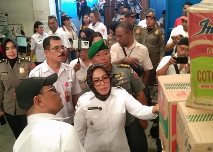 Sidak Distributor, Wawali Ambon Pastikan Stok Bapok Aman Hingga Lebaran 