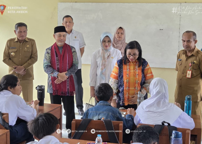 Wattimen dan Wakil Ketua DPD RI Tinjau MBG di Kota Ambon