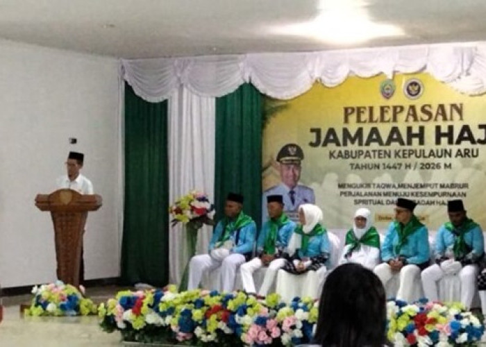 Lepas Tujuh CJH, Wabup Krpulauan Aru Titip Empat Pesan Penting 