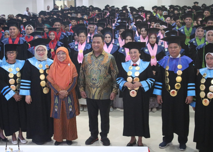 Wagub Maluku Hadiri Wisuda Poltekkes dan Dorong Peningkatan Kualitas SDM Kesehatan