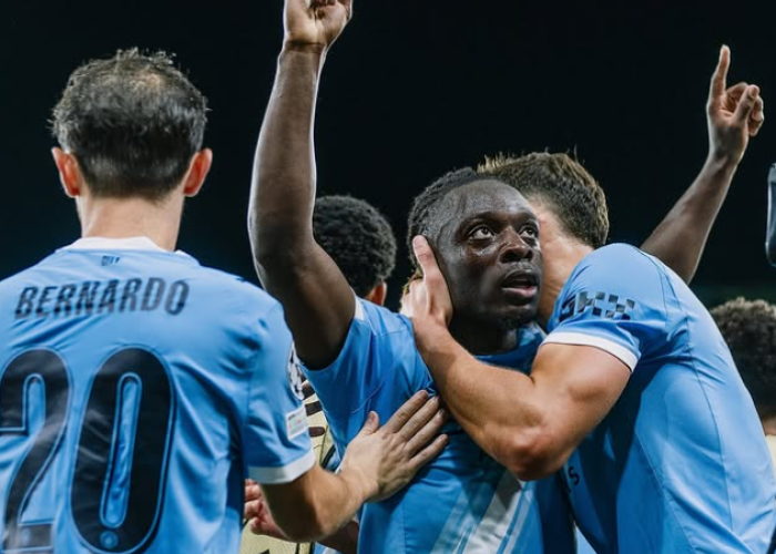 Manchester City  Libas 10 Pemain Napoli 2-0