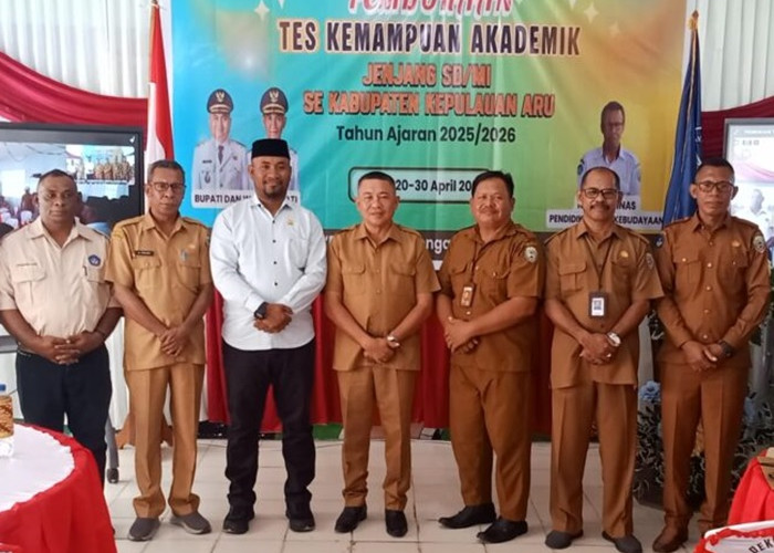 Wakili Bupati, Sekda Kepulauan Aru Buka Pelaksanaan TKA SD/MI 