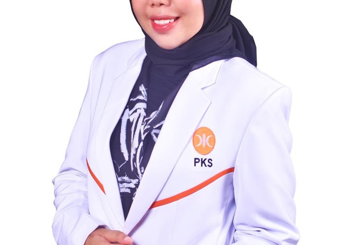 Ambon Masih Berkabut, Rahmi Ayu Imbau Warga Pakai Masker dan Stop Bakar Sampah  ‎