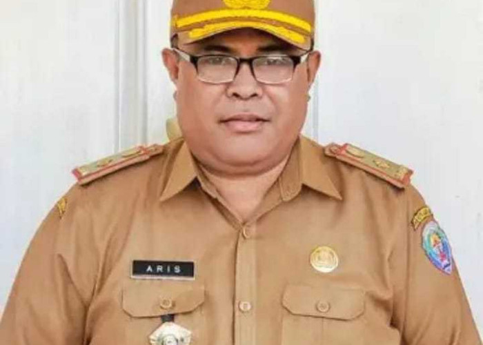 Turun ke  Pelosok, Kadis Pendidikan Kepulauan Aru Mulai Awasi Ketat Kehadiran Guru 