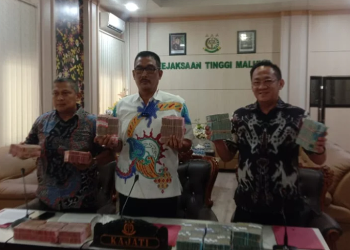Terdakwa Penggelapan Pajak Kembalikan Duit Negara Rp 1,1 Miliar ke Kejati Maluku