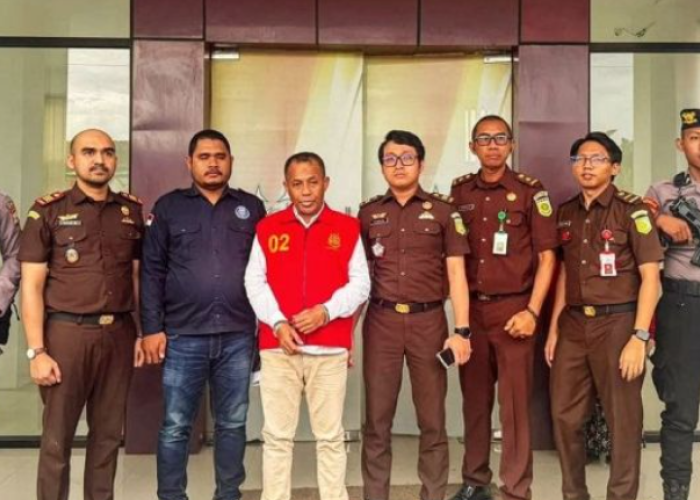 Diduga Korupsi Proyek Bank Darah RSUD, Direktur RSUD Goran Riun SBT Resmi Ditahan