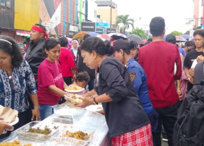 Perayaan HUT ke-450 Kota Ambon, Warga Gelar Makan Patita