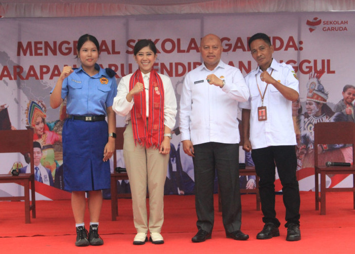 Menteri Komdigi  Meutya Hafid Resmikan Sekolah Garuda di Ambon
