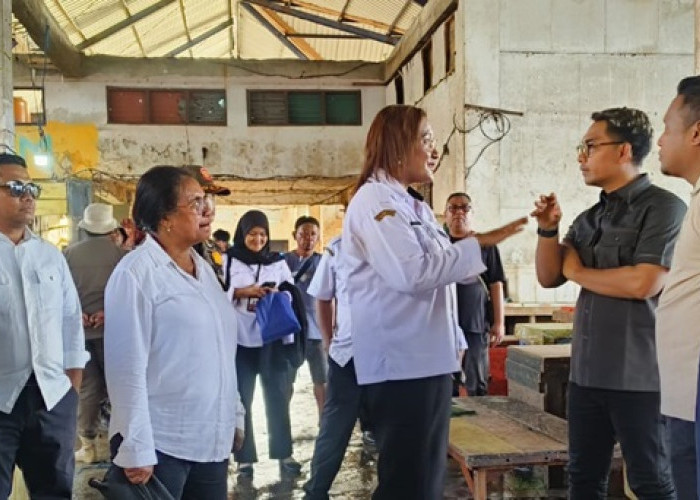 Tinjau Pasar Arumbae, Far Far: Kondisi Jauh dari Harapan