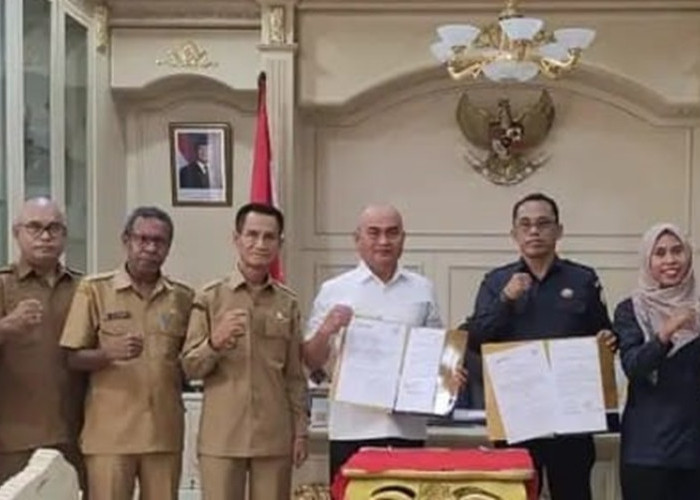 Bupati Aru Teken MoU Pengawasan Netralitas ASN Jelang Pemilu 2029  ‎