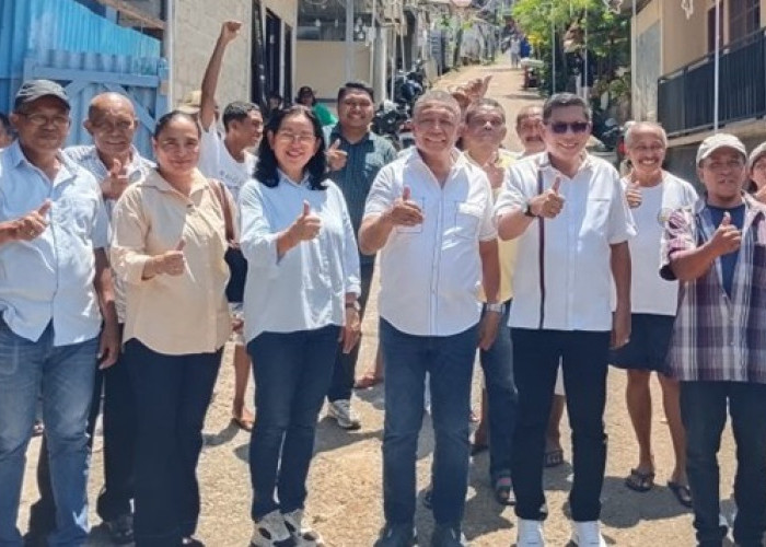 Temui Korban Kebakaran Bentas, Walikota Ambon Pastikan Semua Masalah Ditangani Pemkot Ambon