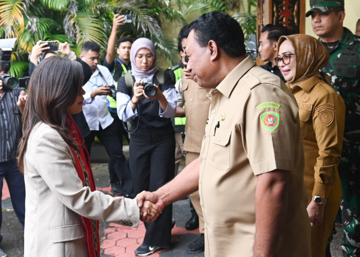 Menkomdig Meutya Hafid Kunjungi Ambon, Tinjau Program Sekolah Garuda dan Literasi Digital