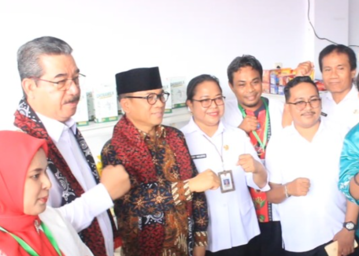 Mendes PDT Resmikan Koperasi Desa Merah Putih di Wayame Ambon