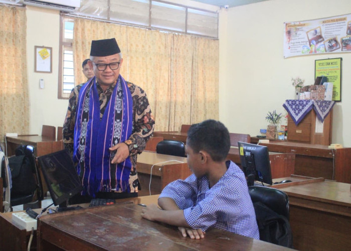 Kemendikdasmen Salur Bantuan Rp40 Miliar untuk 48 Sekolah di Maluku Tenggara
