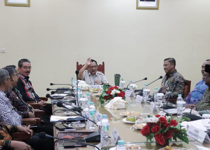 KONDISI KRITIS MALUKU! Di Depan Mendagri Tito, Gubernur Lewerissa Jujur Soal Ekonomi Seret dan Anggaran Cuma C