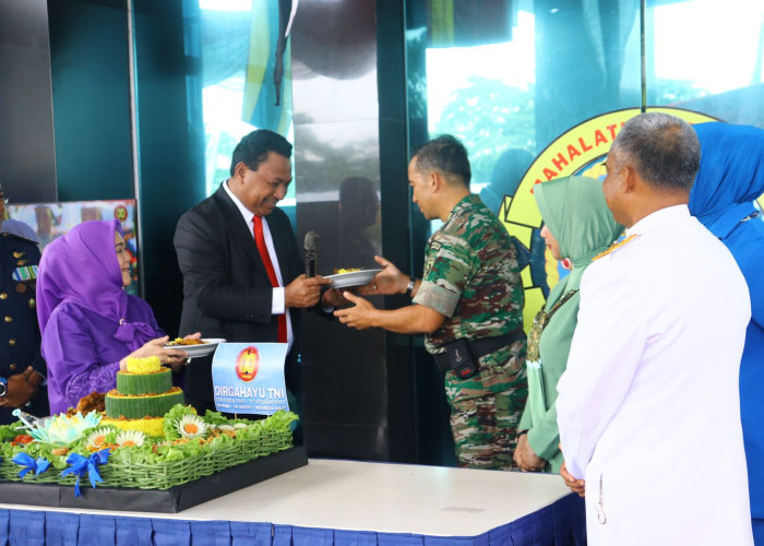 Peringatan HUT ke-80 TNI di Ambon, Wagub Maluku Hadiri Ramah Tamah
