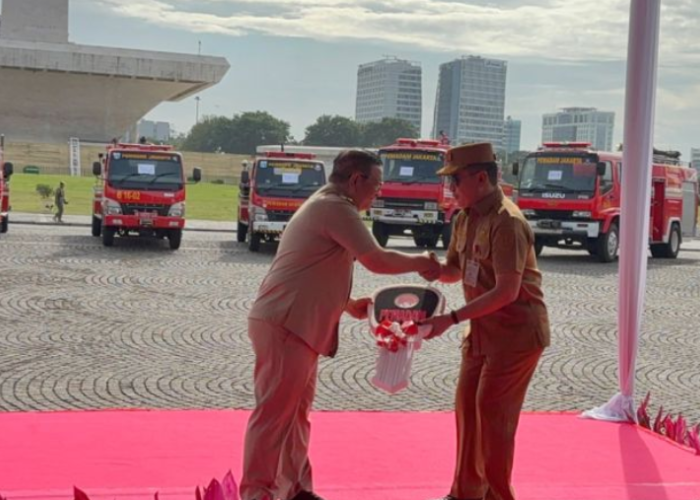  DKI Jakarta Hibahkan Mobil Damkar untuk Kota Ambon dan 13 Daerah Lainnya