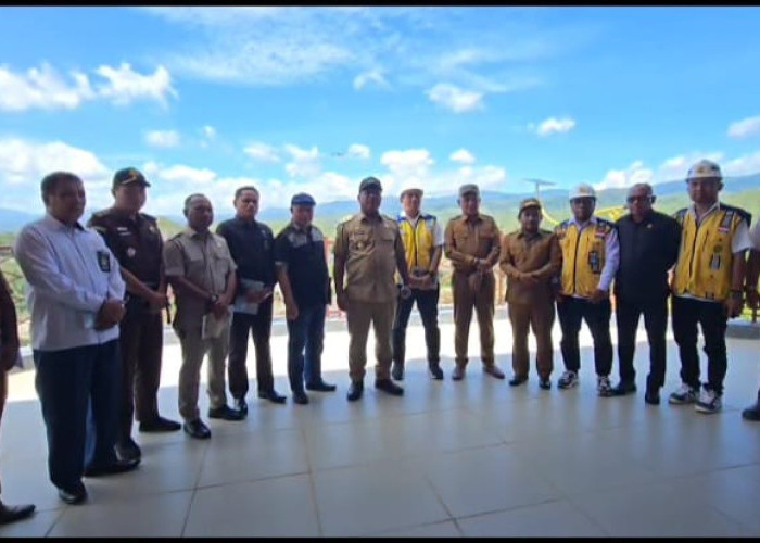 Wagub Maluku Abdullah Vanath Tinjau Pembangunan Bendungan Way Apu Proyek Nasional di Buru